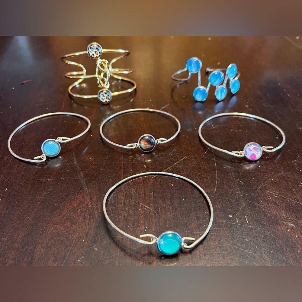 6 Bracelets